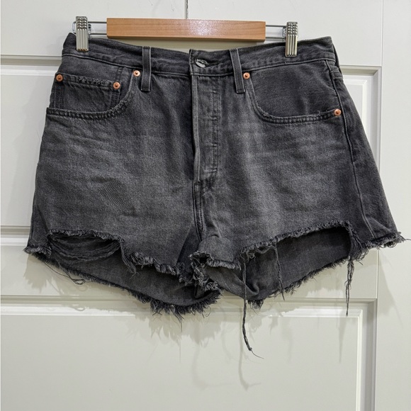 Levi’s Distressed Jean Shorts in Black - Picture 4 of 7